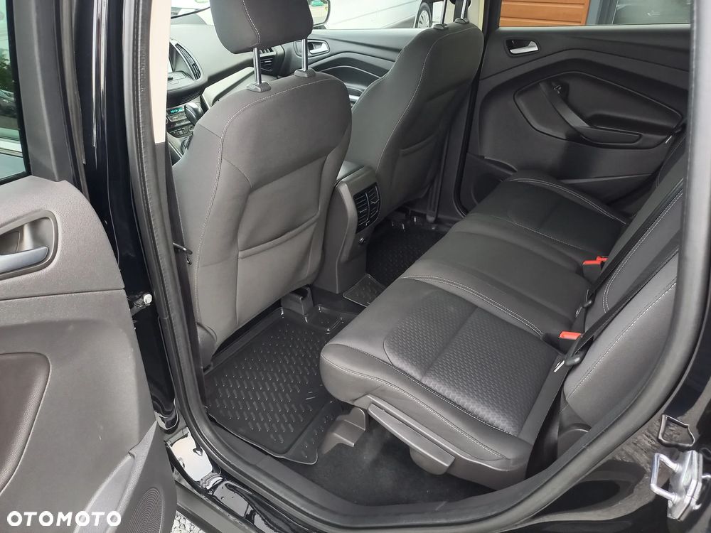 Ford Kuga - 16