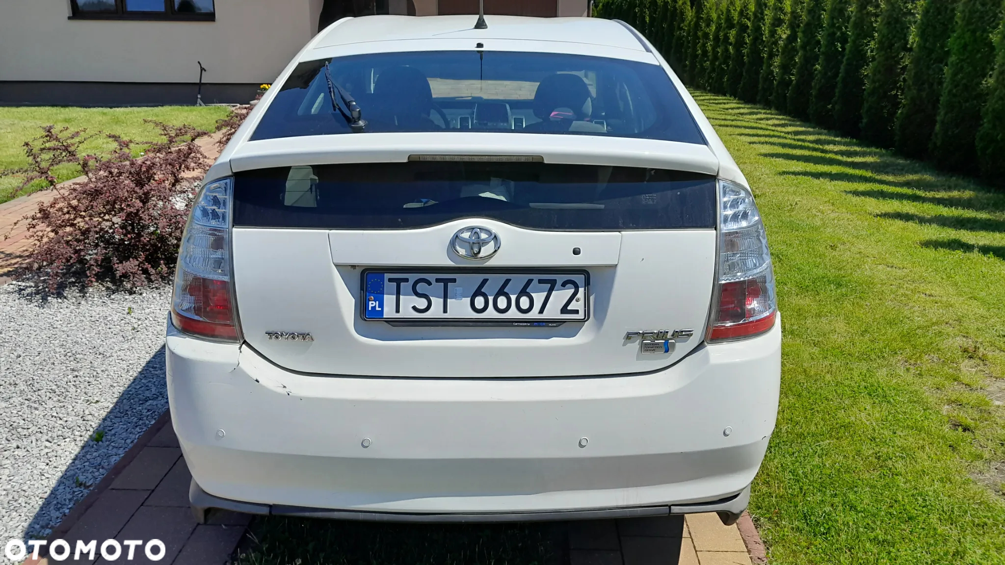Toyota Prius (Hybrid) Sol - 4