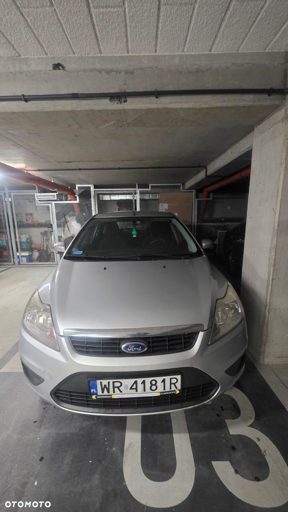 Ford Focus 1.6 Ambiente - 11