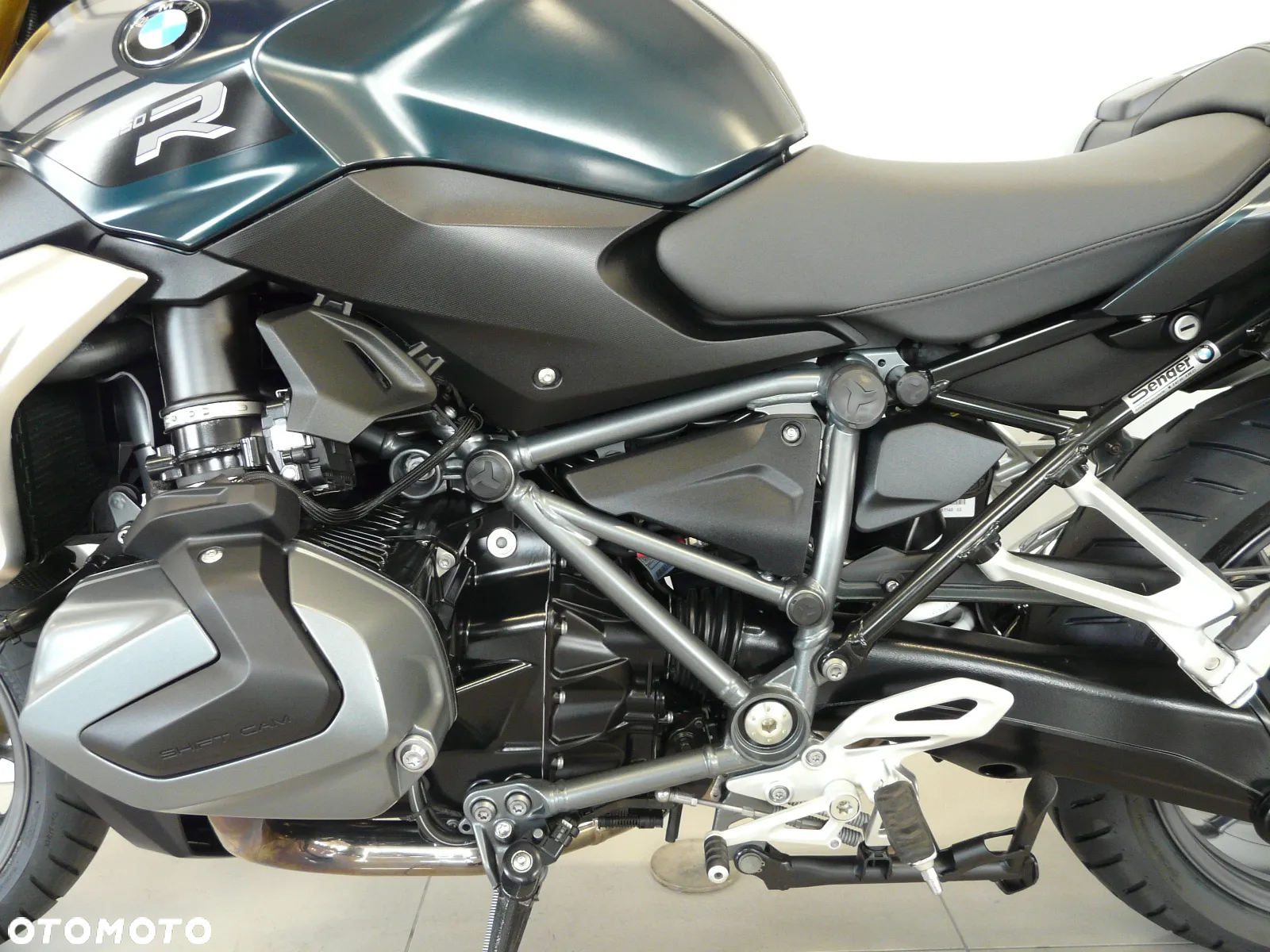 BMW R - 19