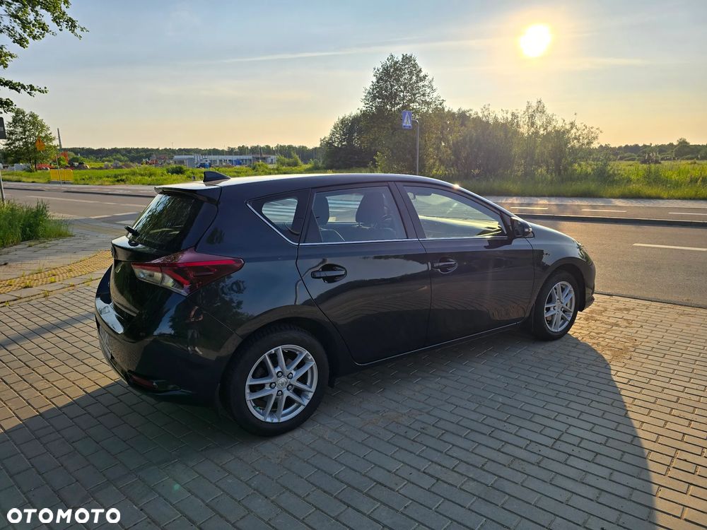 Toyota Auris 1.6 Premium - 15