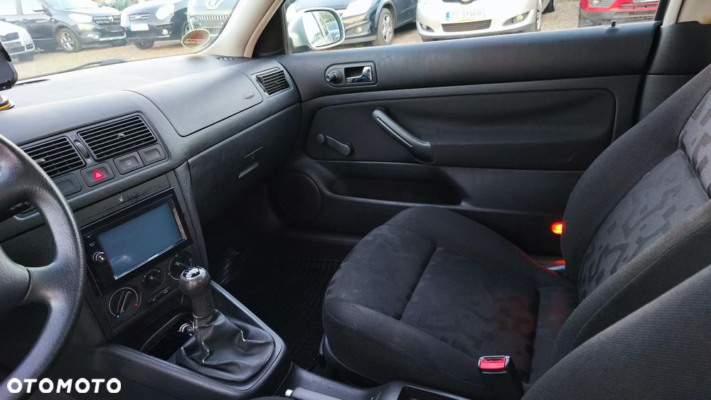Volkswagen Golf - 17
