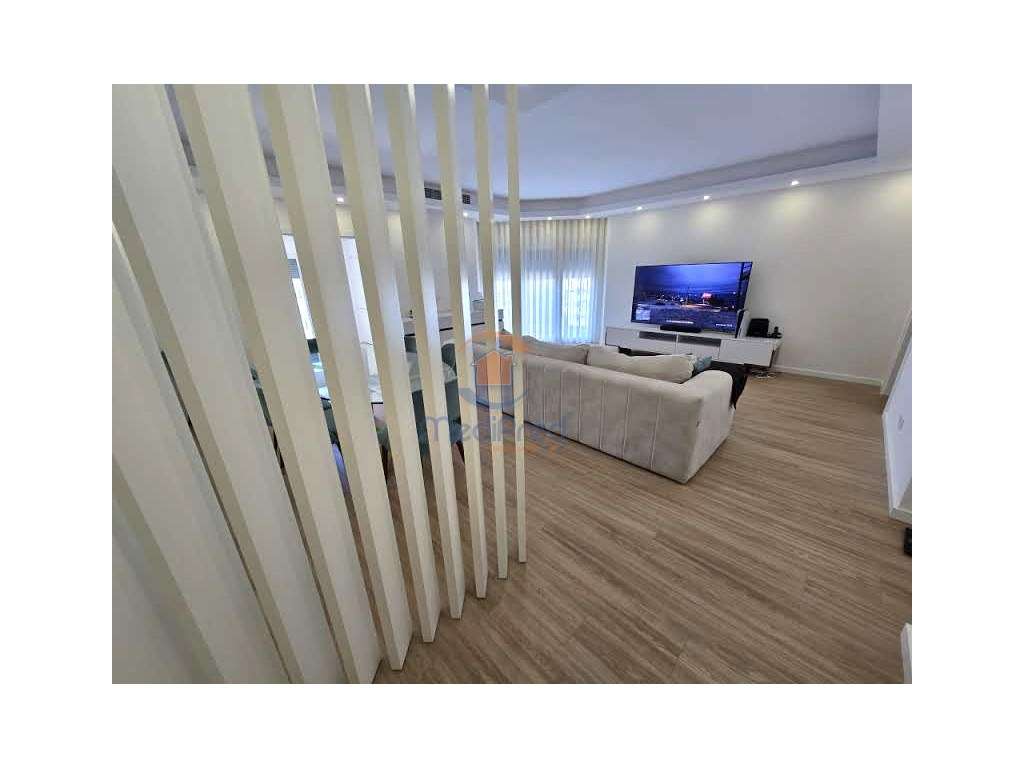 Apartamento T2 mobilado, com 3 Varandas e BOX | Urbanização Jardim ... - Grande imagem: 3/37