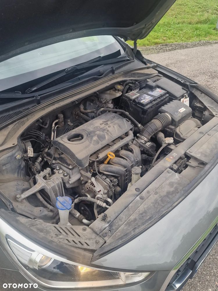 Hyundai i30 1.4 Premiere Comfort - 23