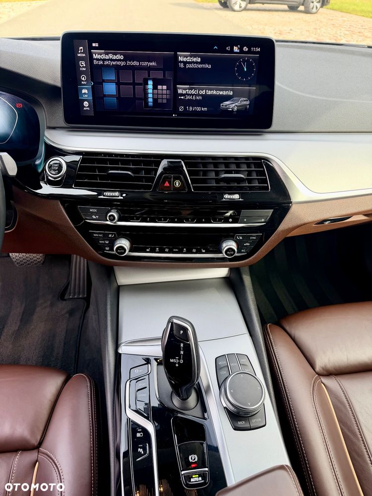 BMW Seria 5 530e Luxury Line - 30