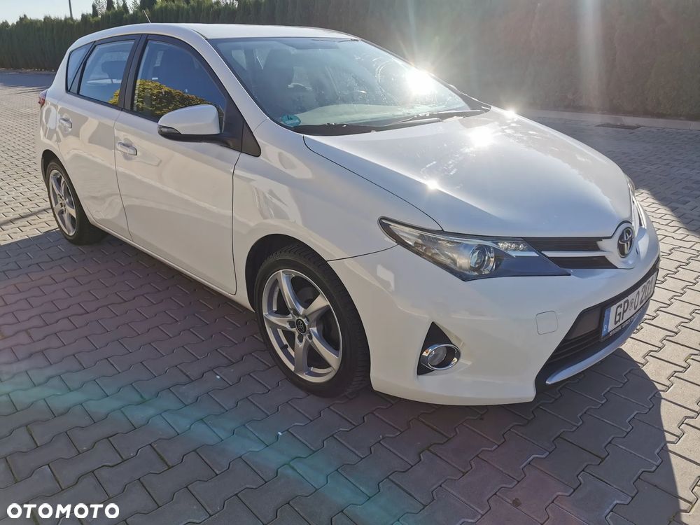 Toyota Auris - 1