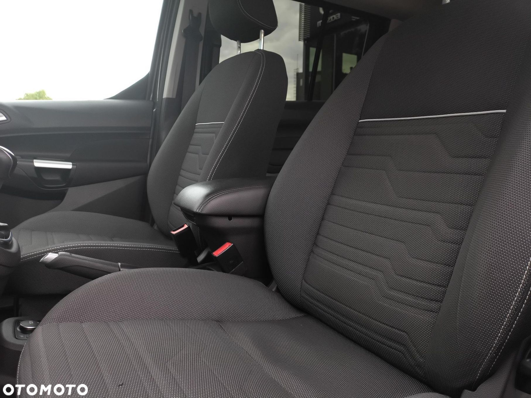 Ford Tourneo Connect Grand - 25