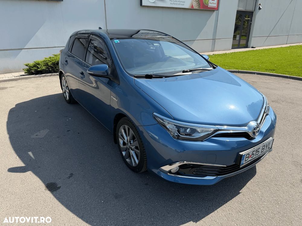 Toyota Auris 1.8 L VVT-i HSD Sol + - 3