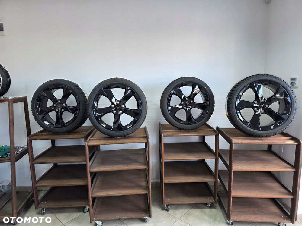 Nowe Zimowe Koła Seat Cupra Leon 18 Cali Pirelli 2023 Rok 5Fa601025H - 2