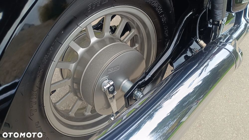 Suzuki Intruder - 11