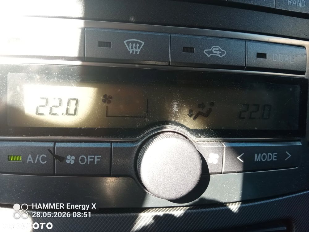 TOYOTA AVENSIS 2,0 D  na części - 10