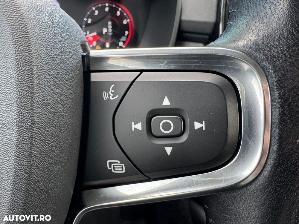 Volvo XC 40 B4 AT8 AWD Mild Hybrid Inscription - 20