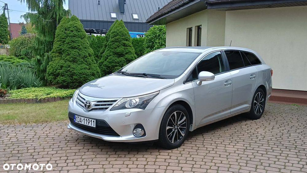 Toyota Avensis Touring Sports 1.8 Multidrive S Executive - 1