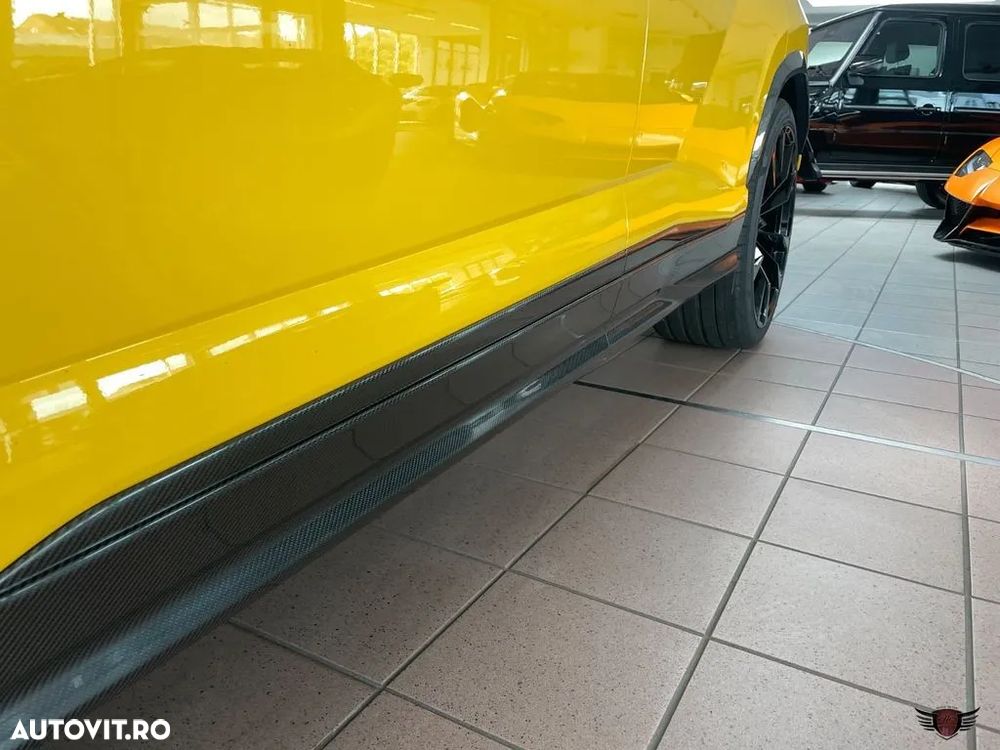 Lamborghini URUS Standard - 16