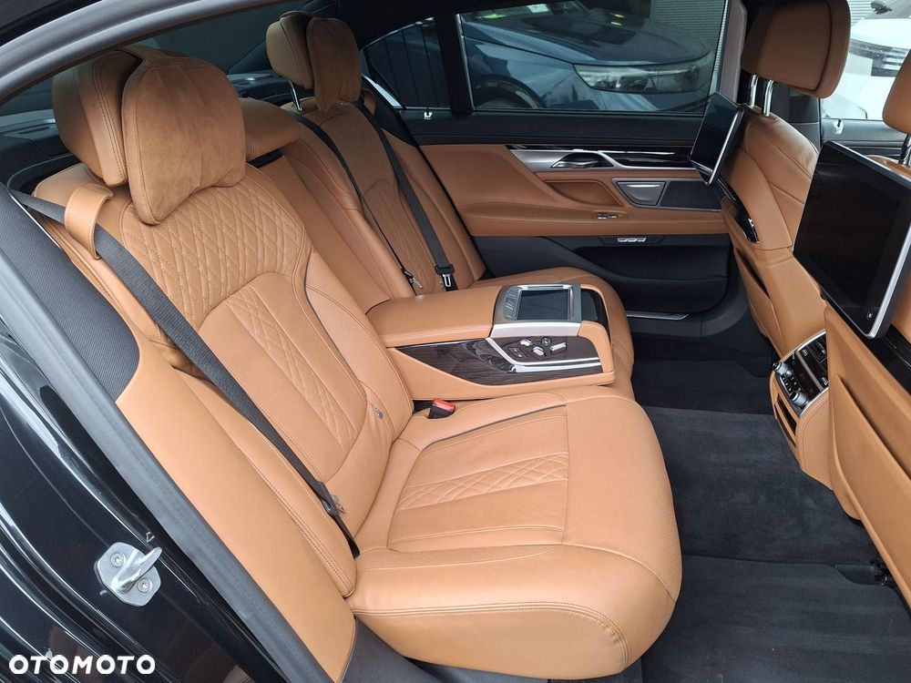 BMW Seria 7 750Ld xDrive - 29