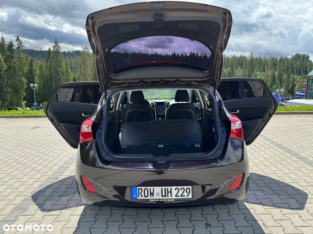 Hyundai i30 blue Kombi 1.4 Classic - 17