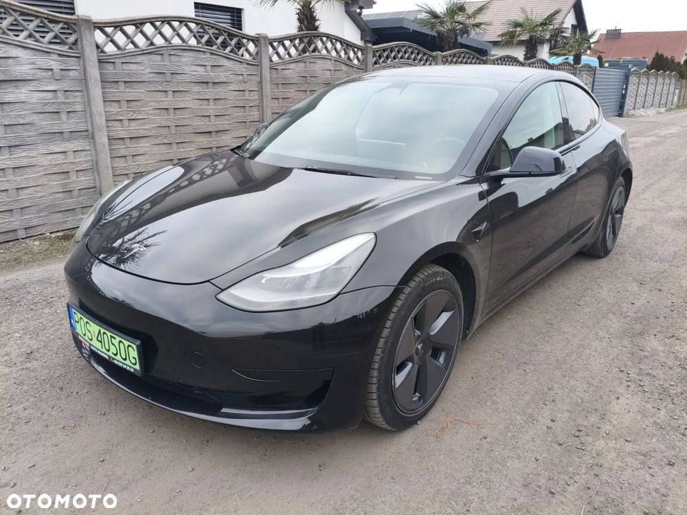 Tesla Model 3 - 1