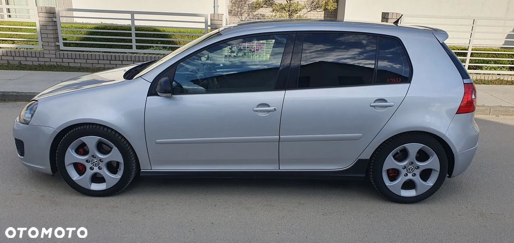 Volkswagen Golf - 5