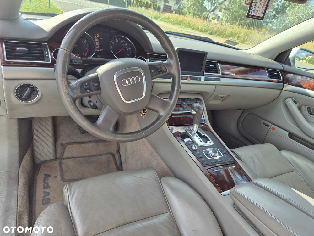 Audi A8 - 7
