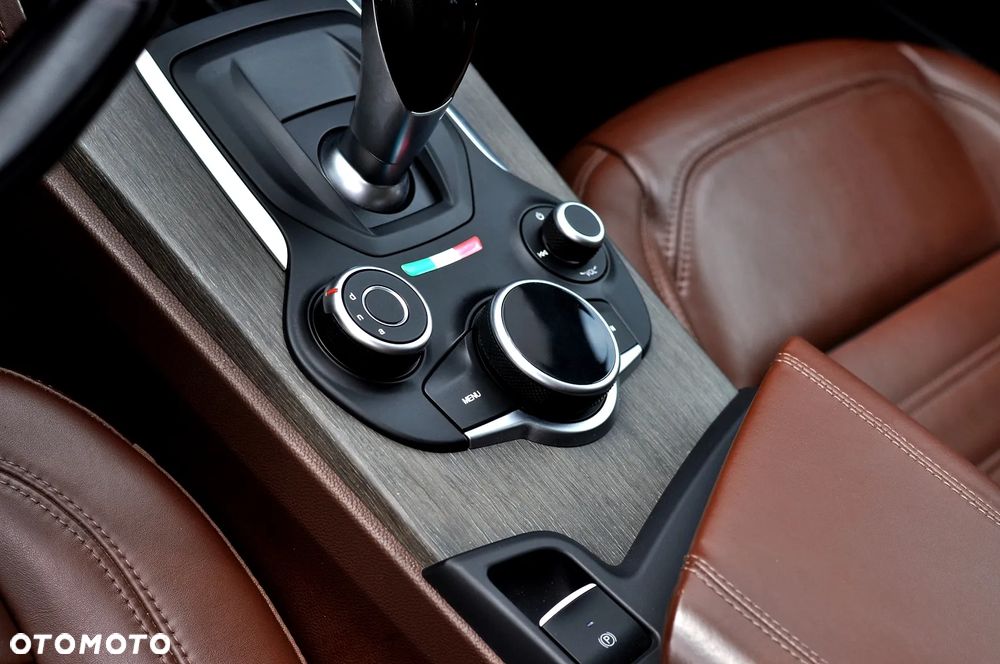 Alfa Romeo Stelvio 2.0 Turbo Super Q4 - 33