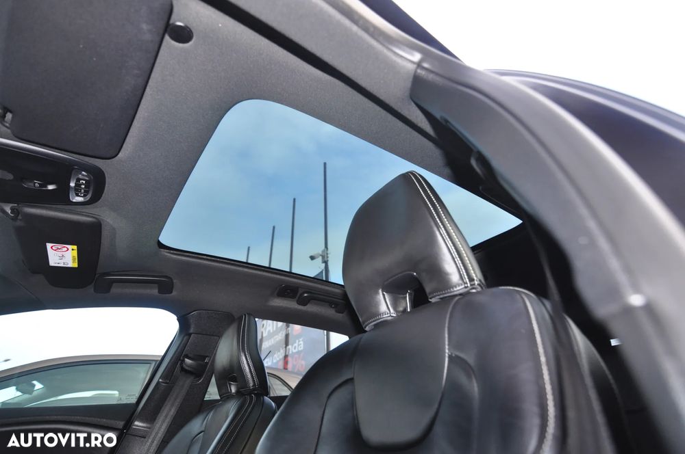 Volvo V40 D3 Geartronic RDesign - 26