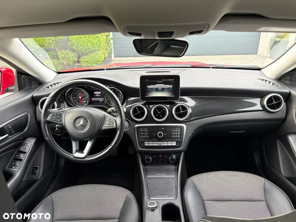Mercedes-Benz CLA 180 7G-DCT - 5