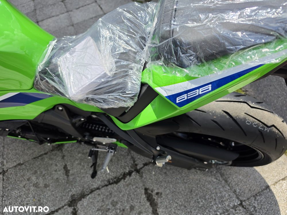 Kawasaki ZX-6R Ninja - 8