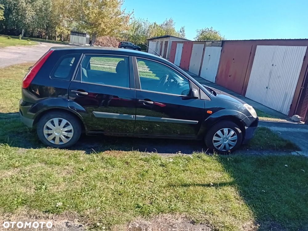 Ford Fiesta 1.3 Ambiente - 1