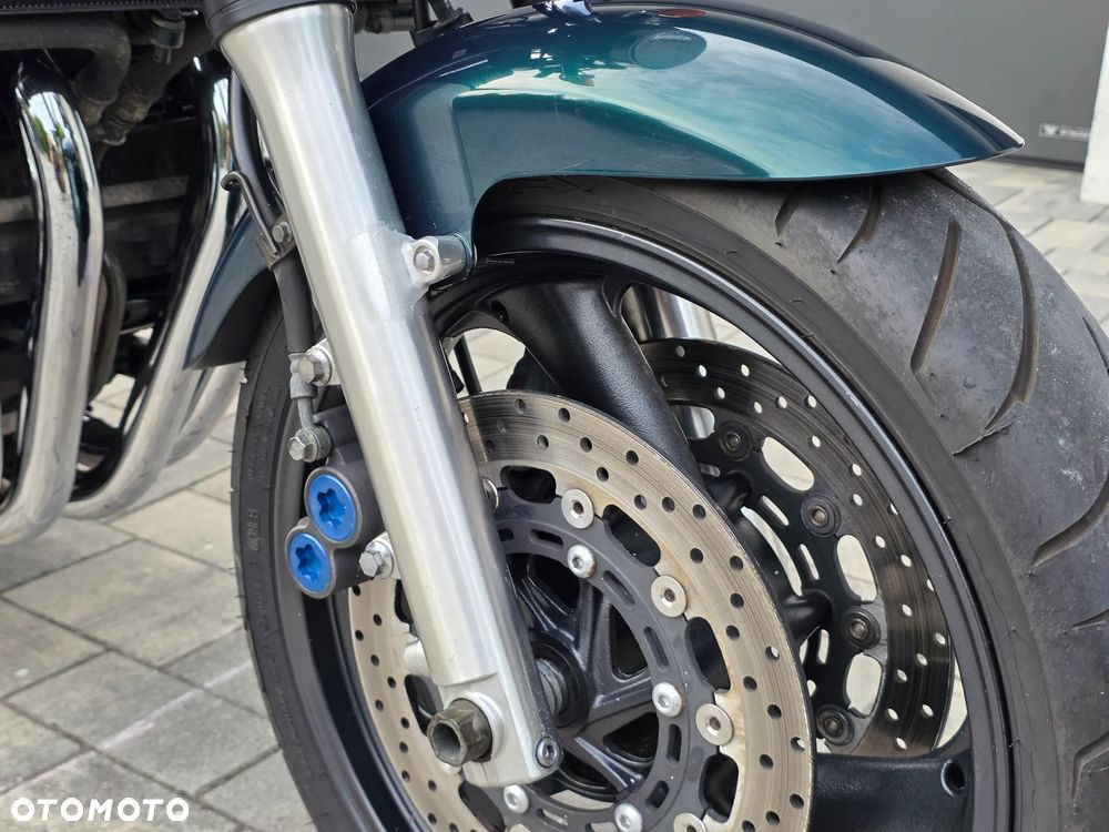 Yamaha XJR - 22