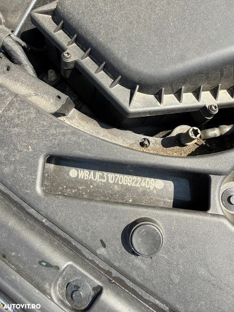 BMW Seria 5 520d AT - 9