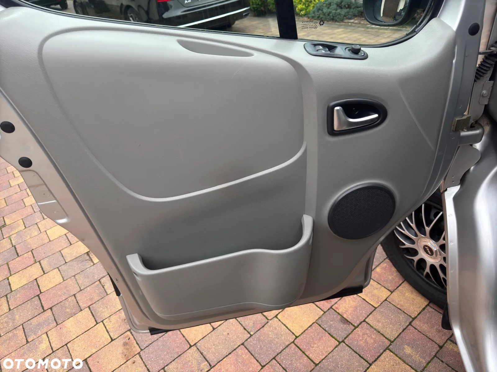 Opel Vivaro - 10