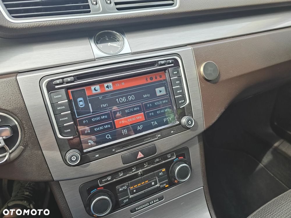 Volkswagen Passat - 10
