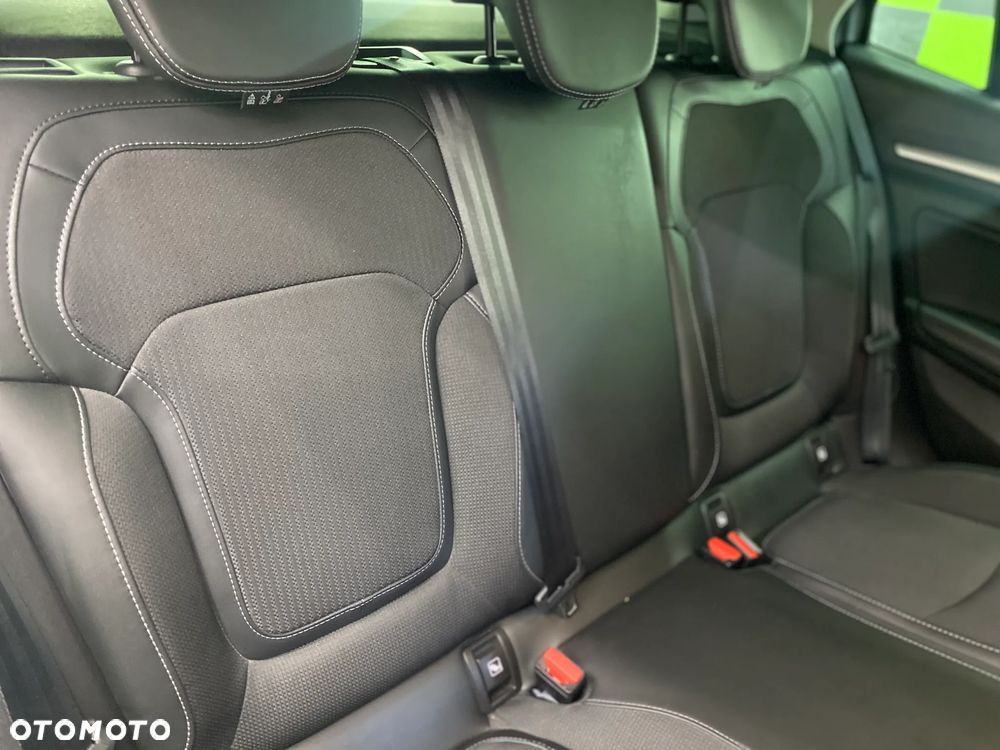 Renault Megane TCe 140 GPF EDC INTENS - 39