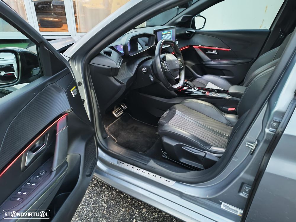 Peugeot e-208 GT - 5