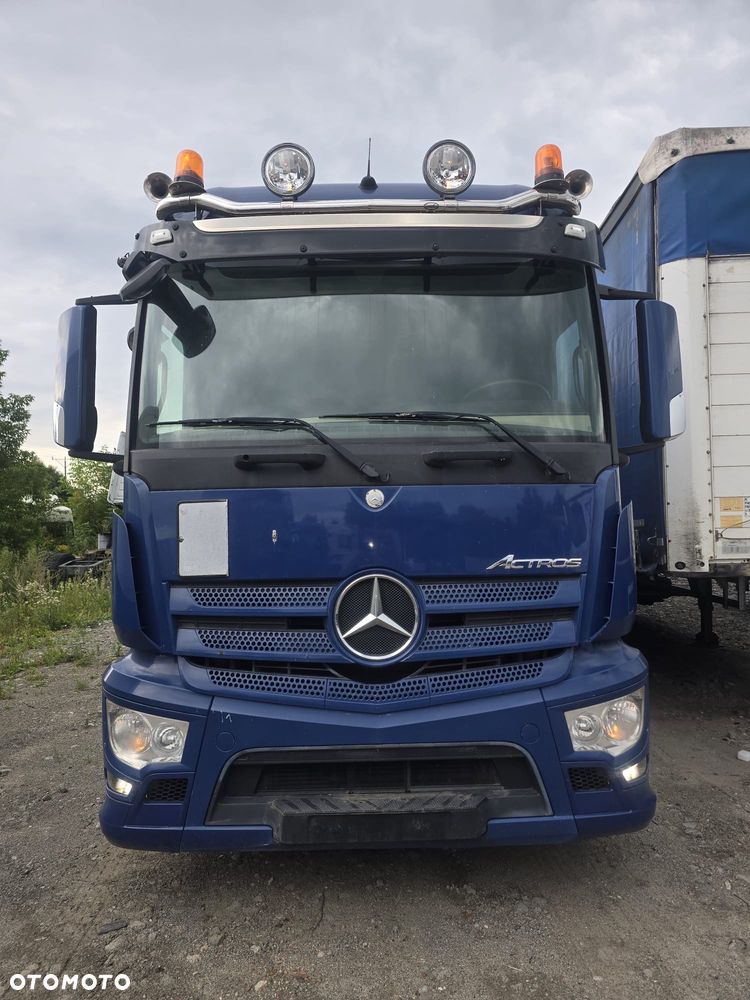 Mercedes-Benz 2533 - 2
