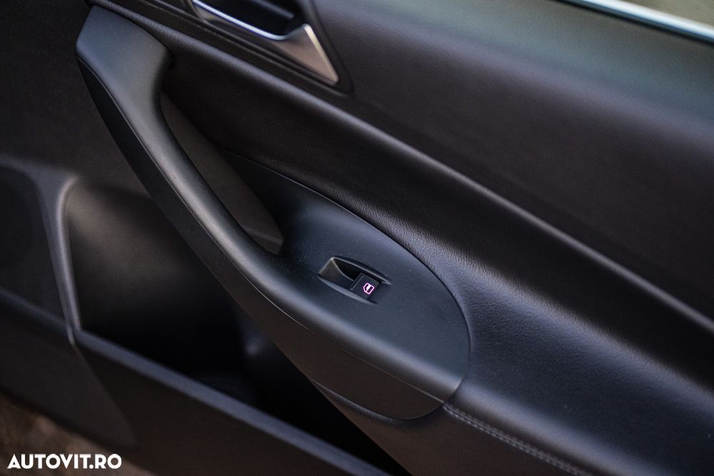 Volkswagen Passat Variant 2.0 TDI BlueMotion Technology Highline DSG - 27