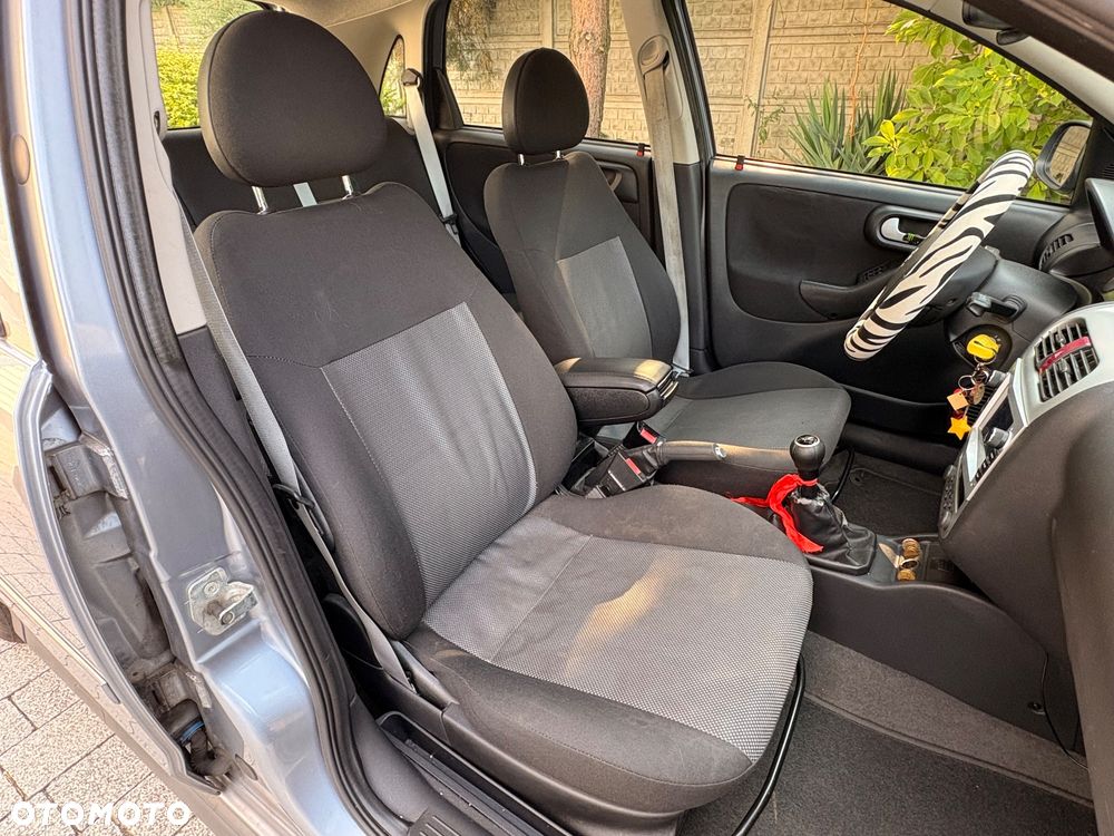 Opel Corsa 1.2 16V Silverline - 27
