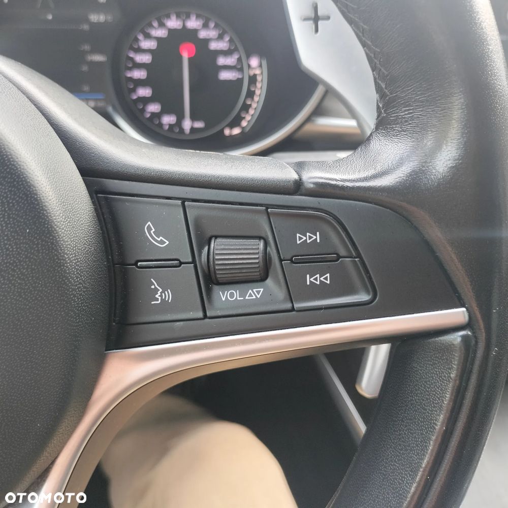 Alfa Romeo Stelvio - 21