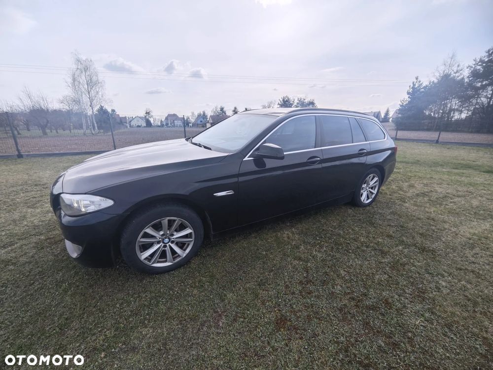 BMW Seria 5 525d xDrive - 6