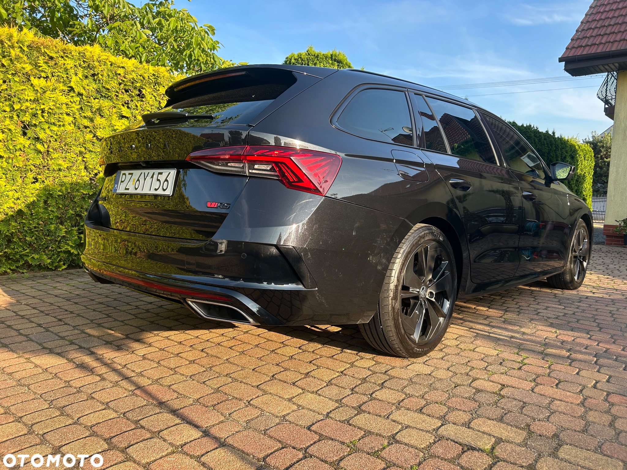 Skoda Octavia 2.0 TDI DSG RS First Edition - 10