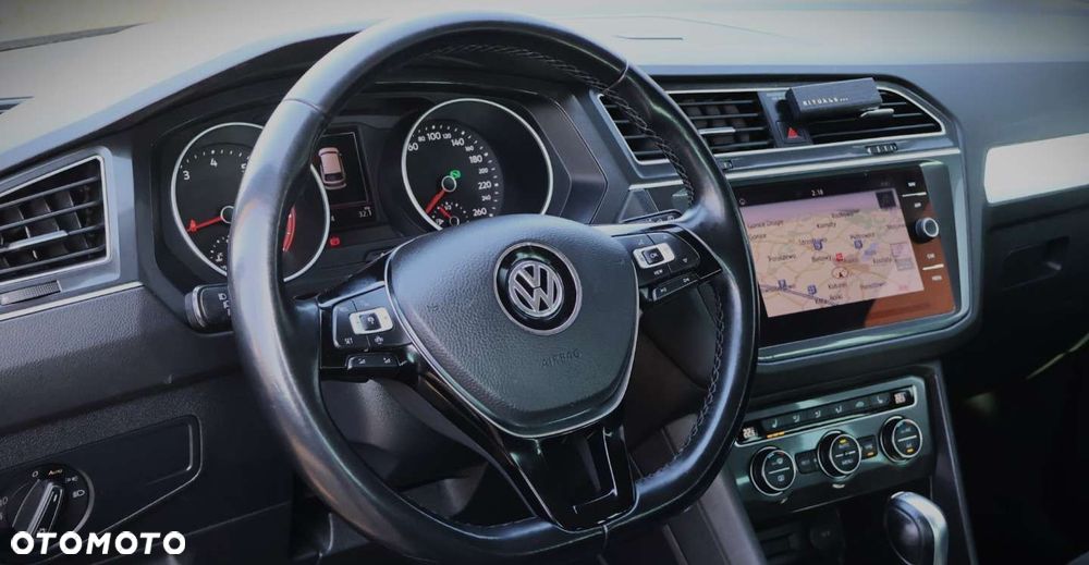 Volkswagen Tiguan - 12