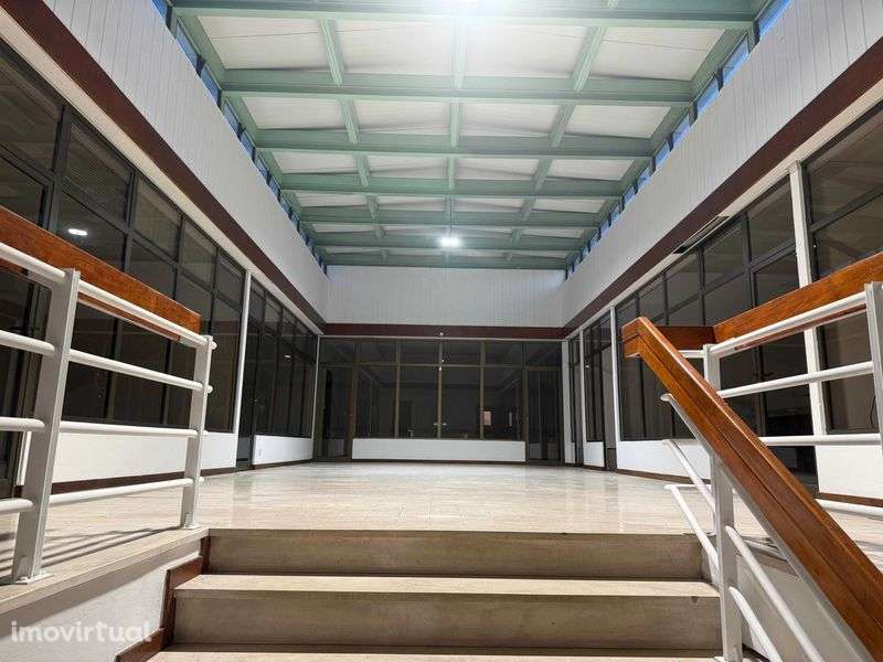 Escritório para arrendar - Grande imagem: 2/12