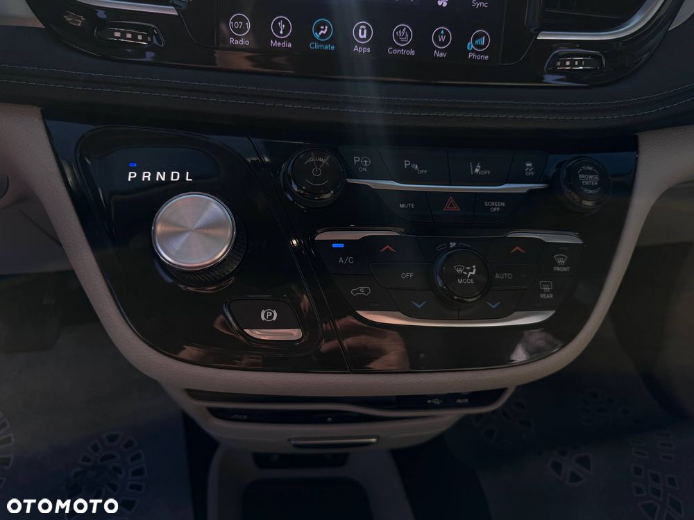 Chrysler Pacifica - 19