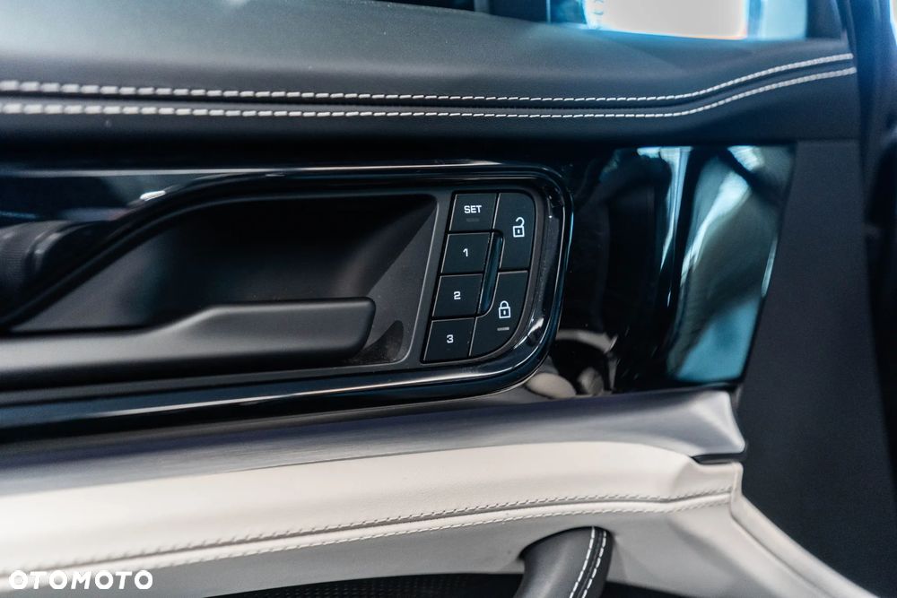 Porsche Panamera 4S E-Hybrid PHEV - 13