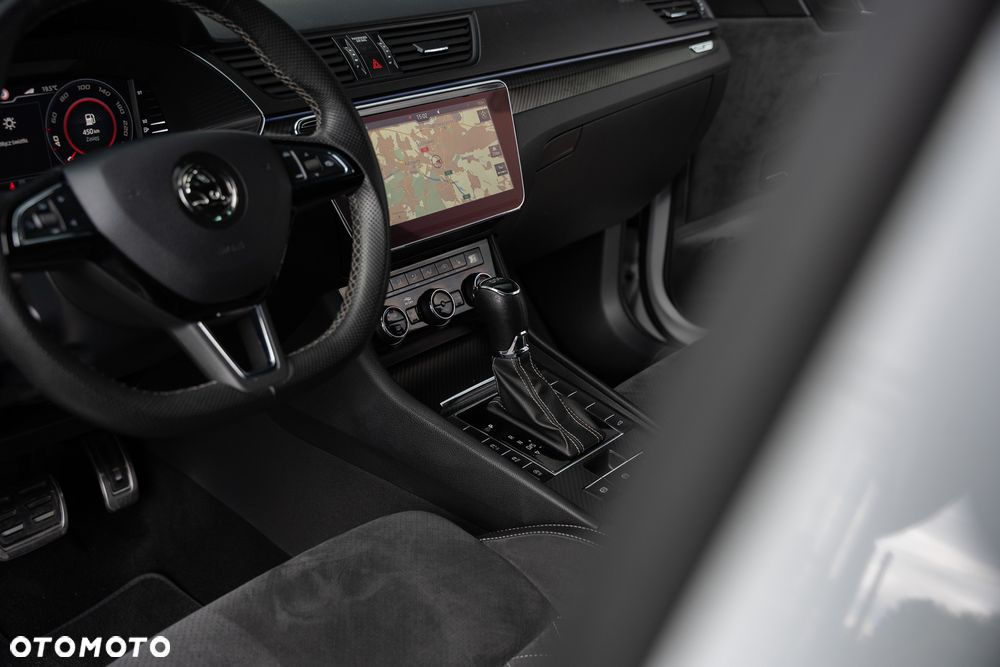 Skoda Superb 2.0 TDI DSG SportLine - 25