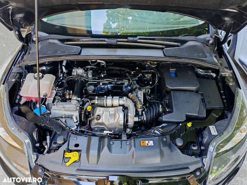 Ford Focus Turnier 1.6 TDCi ECOnetic 88g Start-Stopp-Sy Titanium - 8