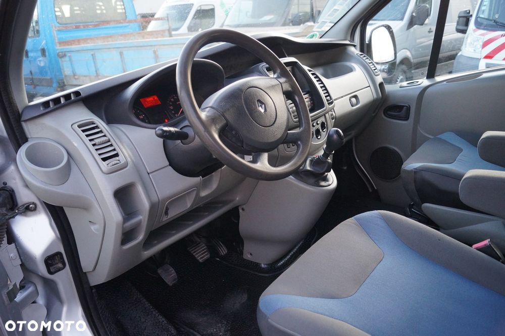 Renault Trafic - 21