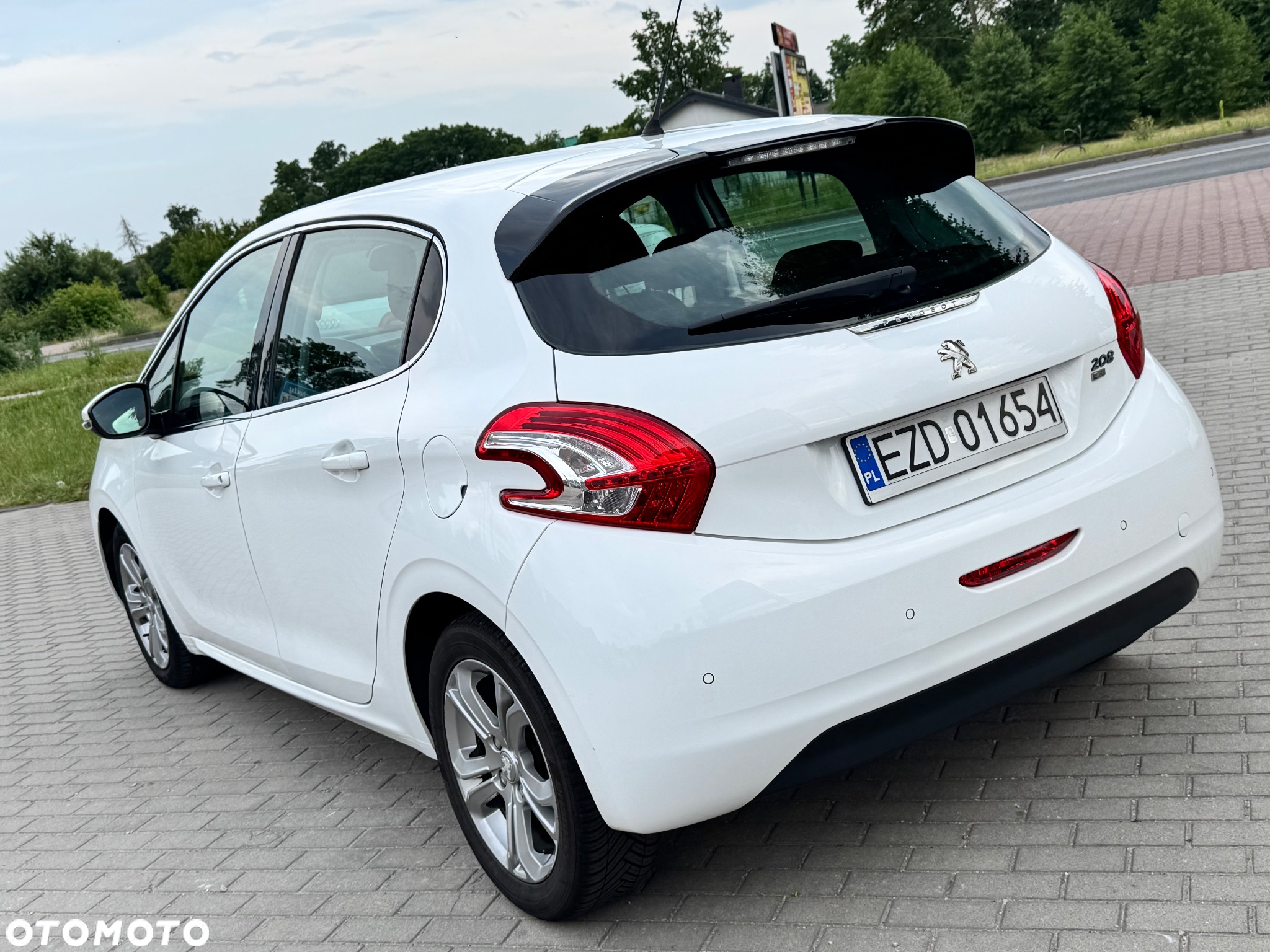 Peugeot 208 e-HDi FAP 92 Stop&Start Style - 4