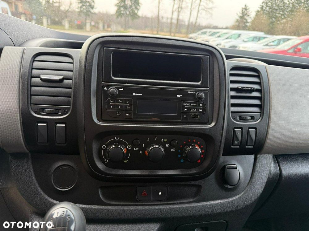 Renault Trafic - 16