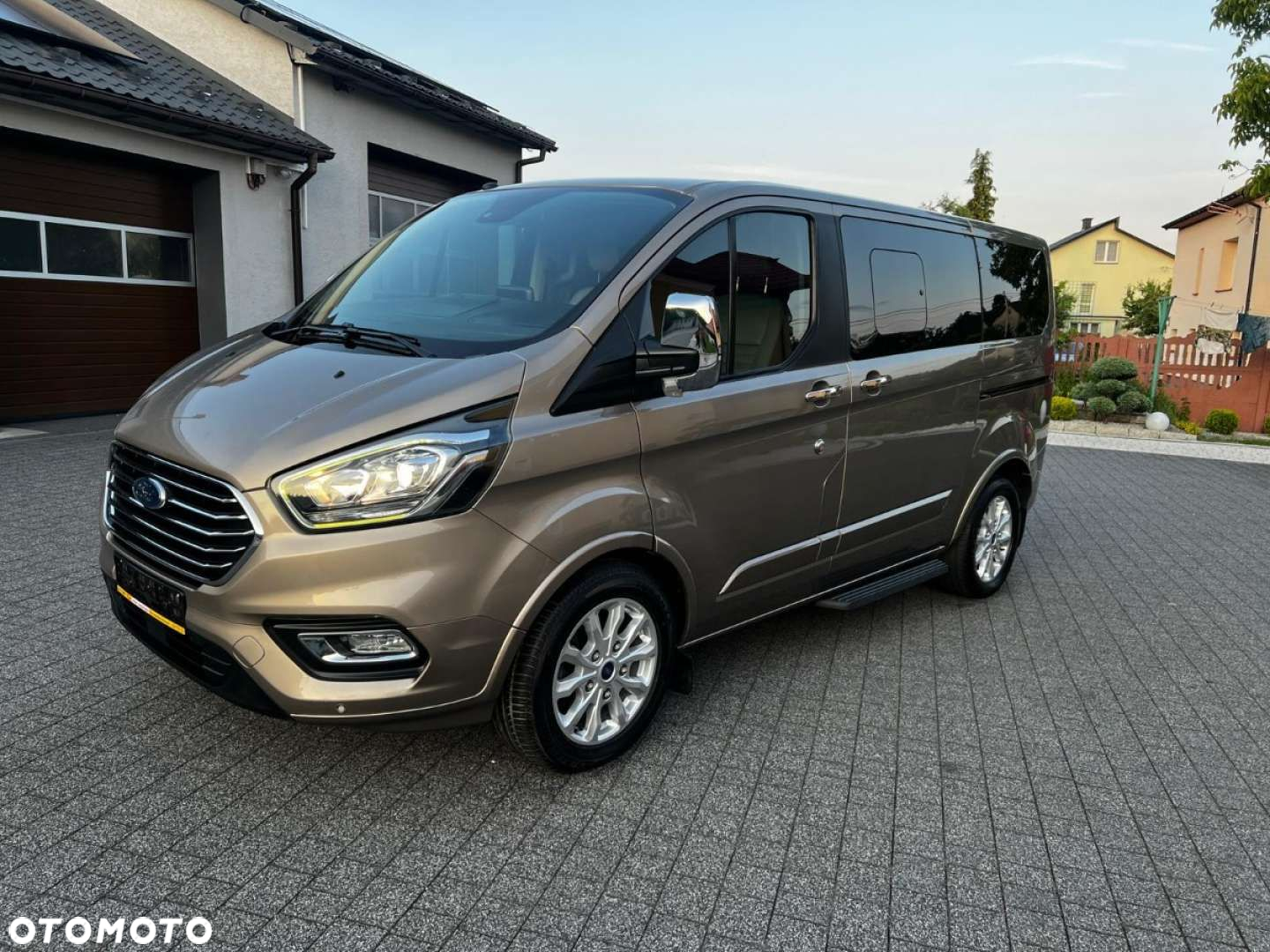 Ford Tourneo Custom - 5